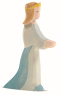 Nachhaltige, kindgerechte Ostheimer Holzfigur Prinzessin mit hellblauem Kleid, giftfrei und sicher gefertigt in hoher.