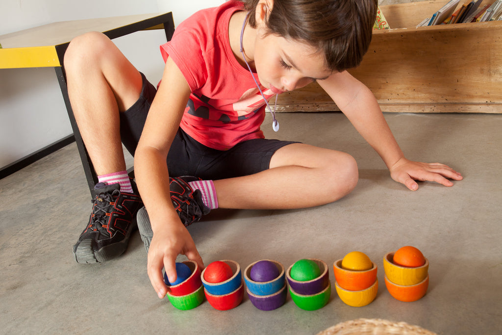 15-105 - Grapat Bowls & Balls – Bunte Schalen & Kugeln Holzspielzeug
