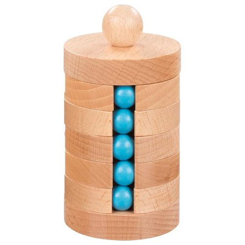 Nachhaltiger Goki Kugelturm aus hellem Holz mit blauen Kugeln, kindgerecht, säuglingstauglich, giftfrei und sicher in.