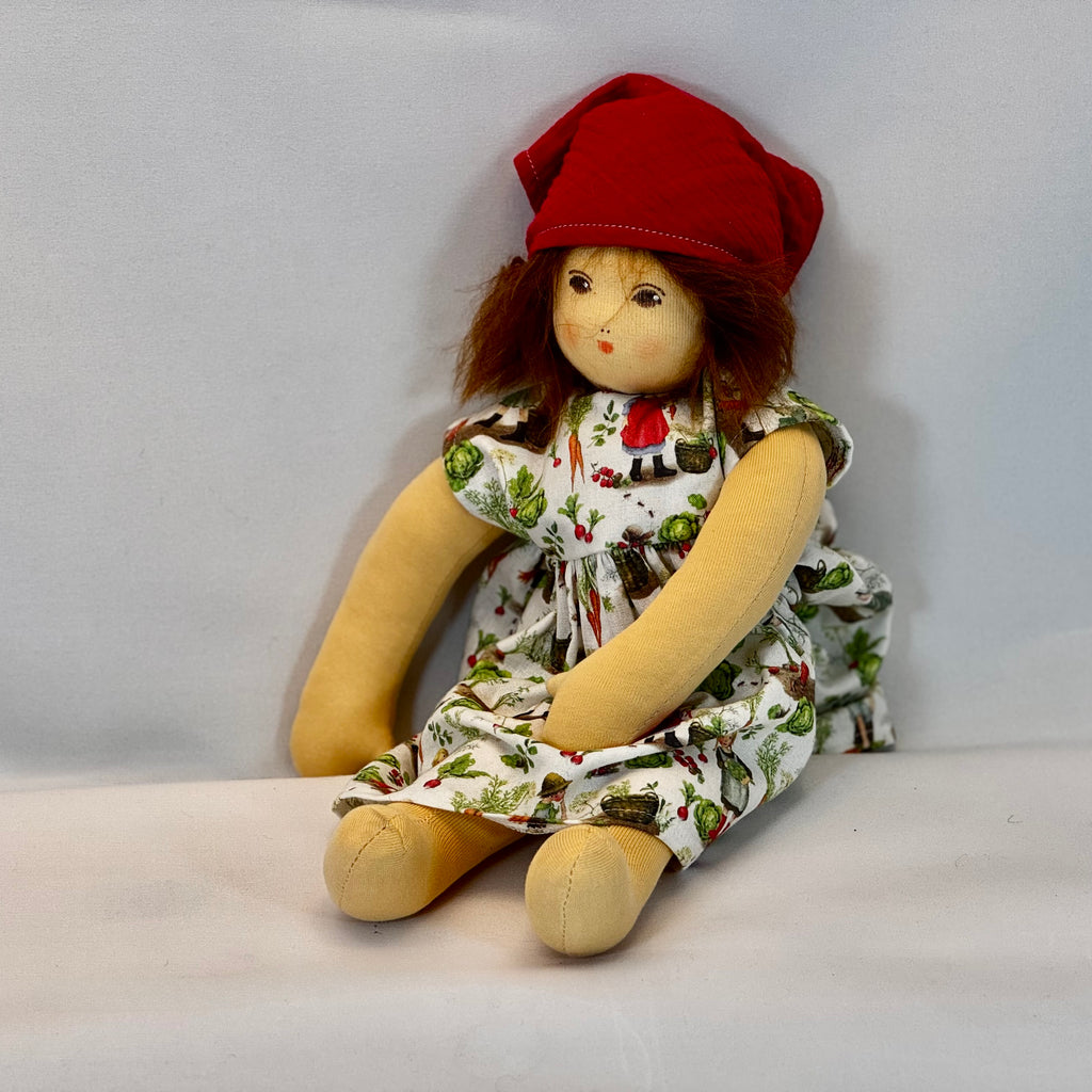 Nanchen Stoffpuppe Rotkäple "nach Waldorf Art“
