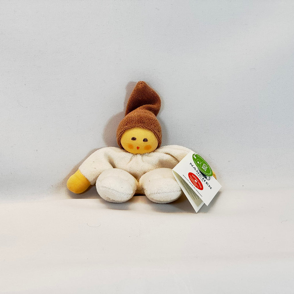 Nanchen Puppe Nucki weiß– Bio Kuschelpuppe für Kleinkinder