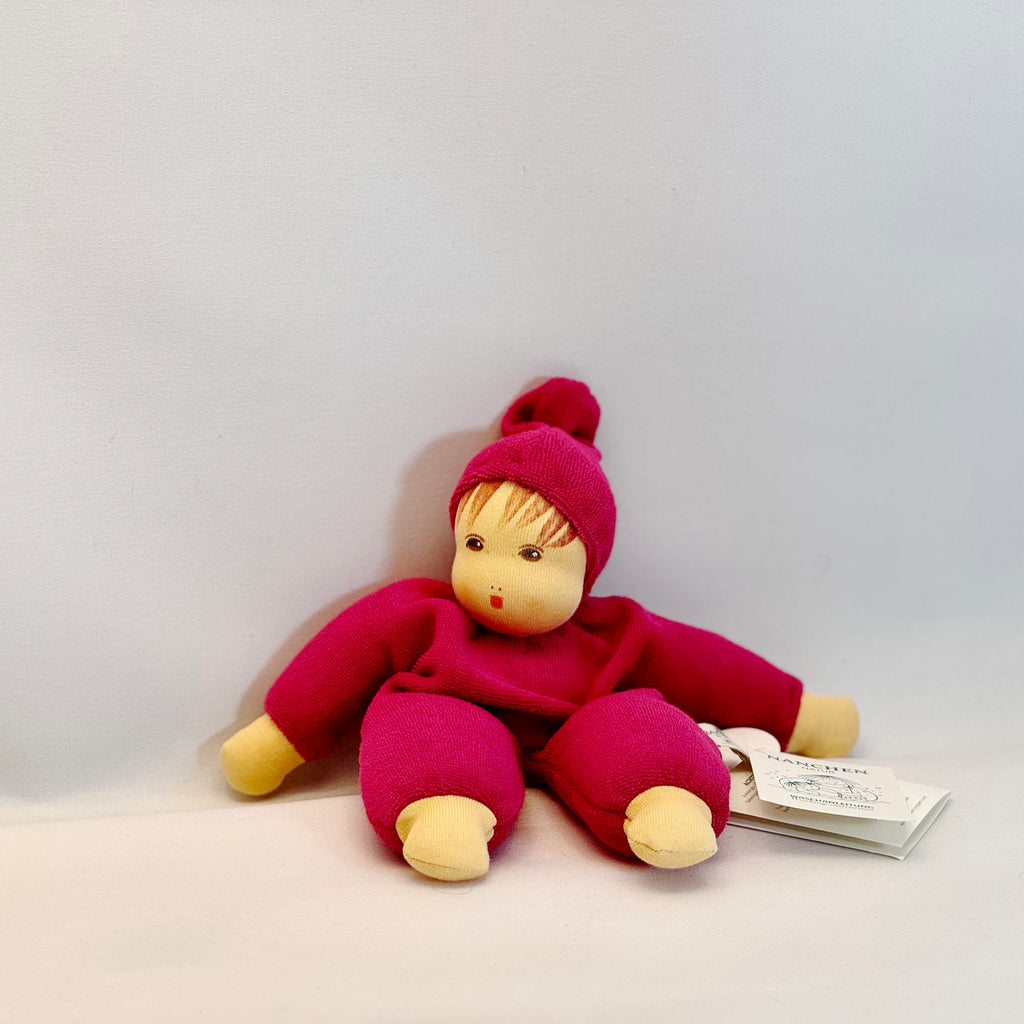 Nanchen Puppe Schmusebeere Root– Bio Kuschelpuppe für Kleinkinder