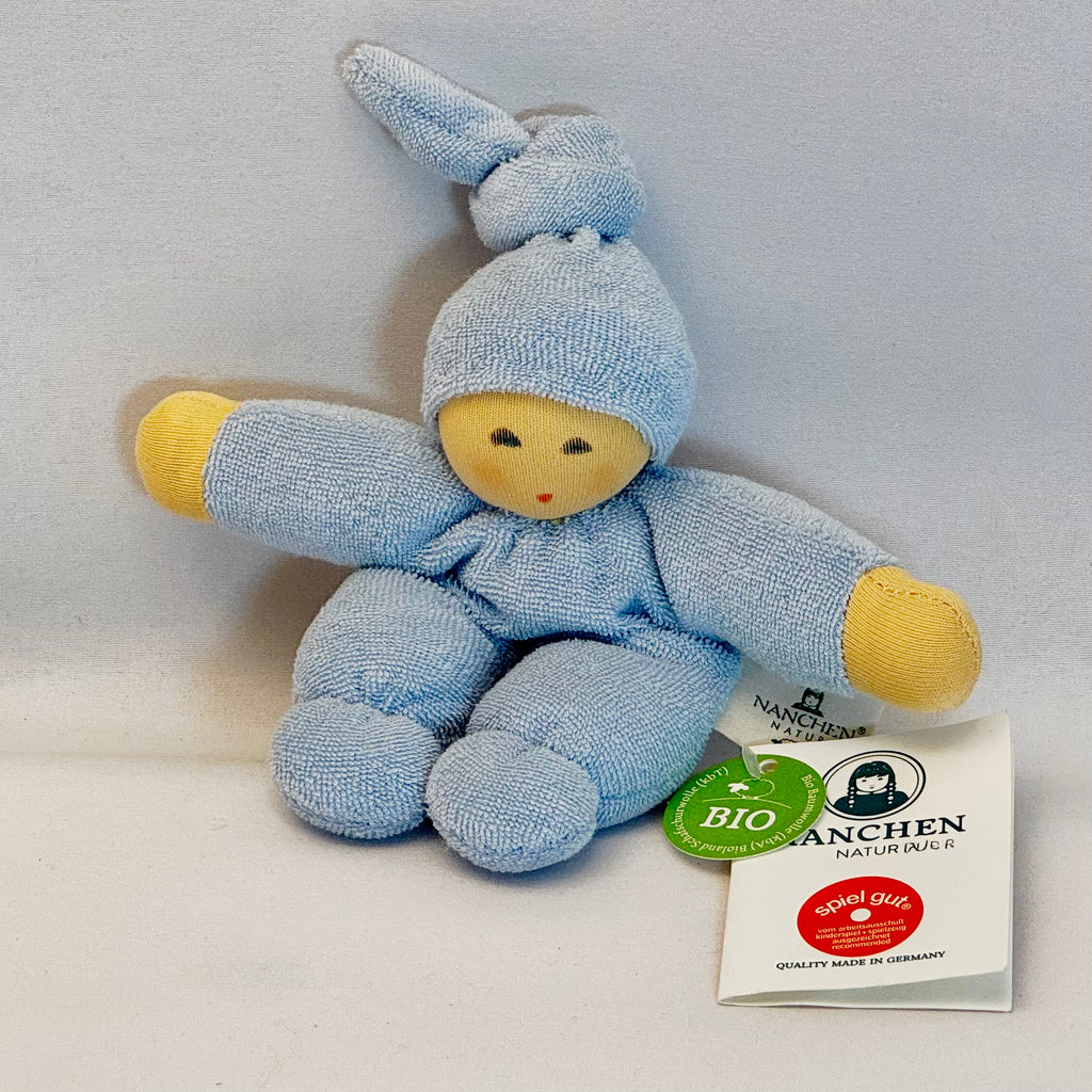 Nanchen Puppe Pimpel hellblau – Bio Waldorf Puppe kaufen