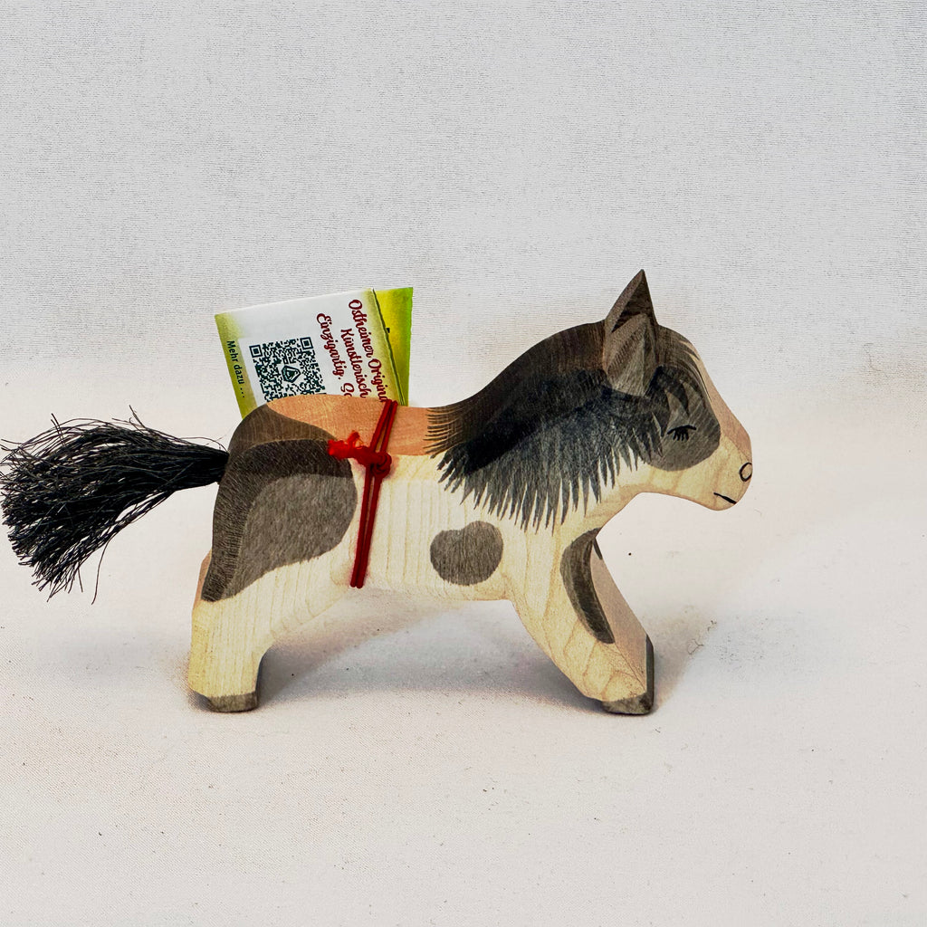 Ostheimer Shetland Pony laufend – Handgefertigtes Holzspielzeug-Ostheimer-Zwergenladen