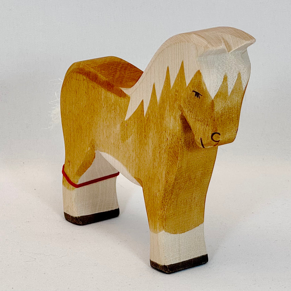 Ostheimer Haflinger Holzpferd – Handgefertigtes Spielzeug-Ostheimer-Zwergenladen