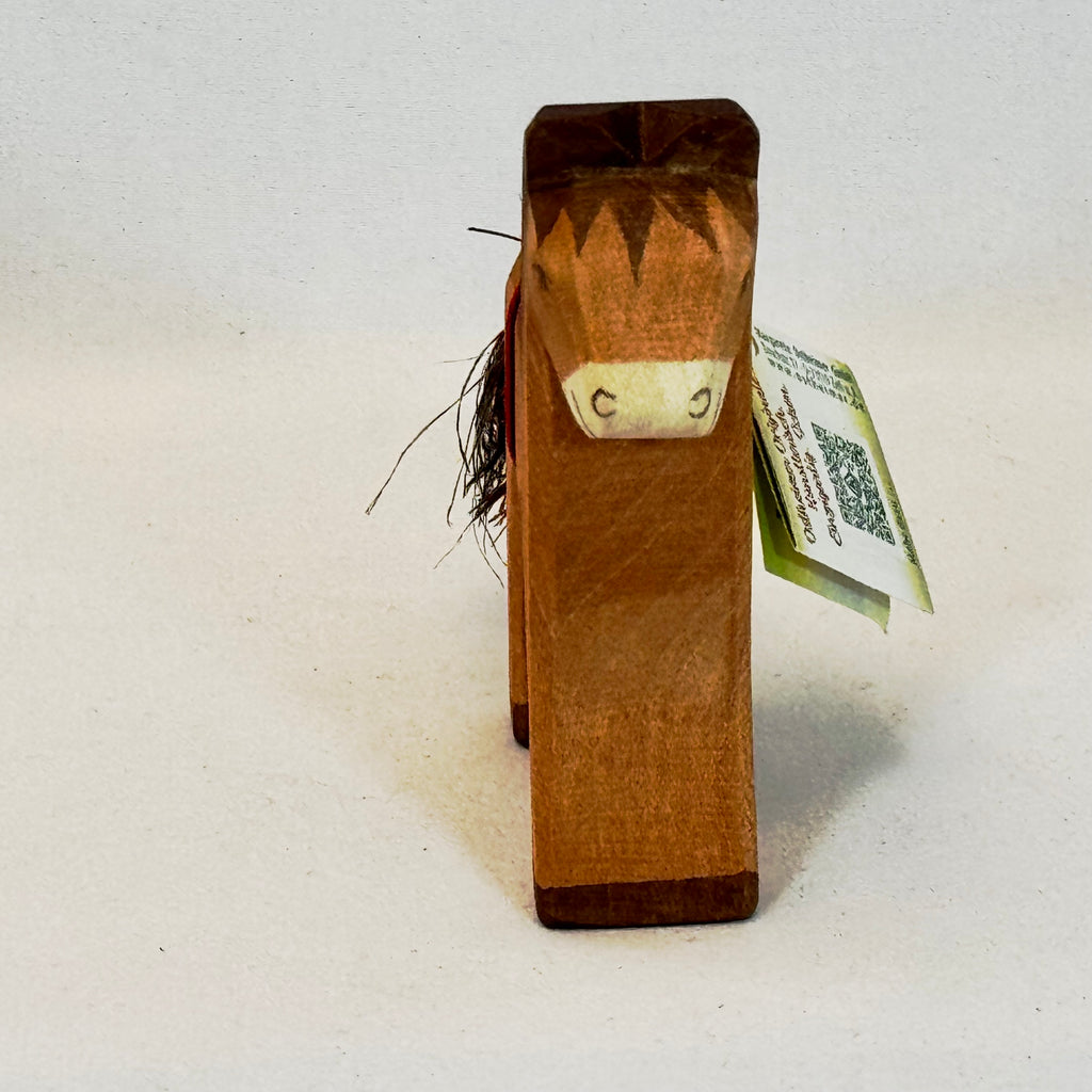 Ostheimer Fohlen braun – Handgefertigtes Holzpferd-Ostheimer-Zwergenladen