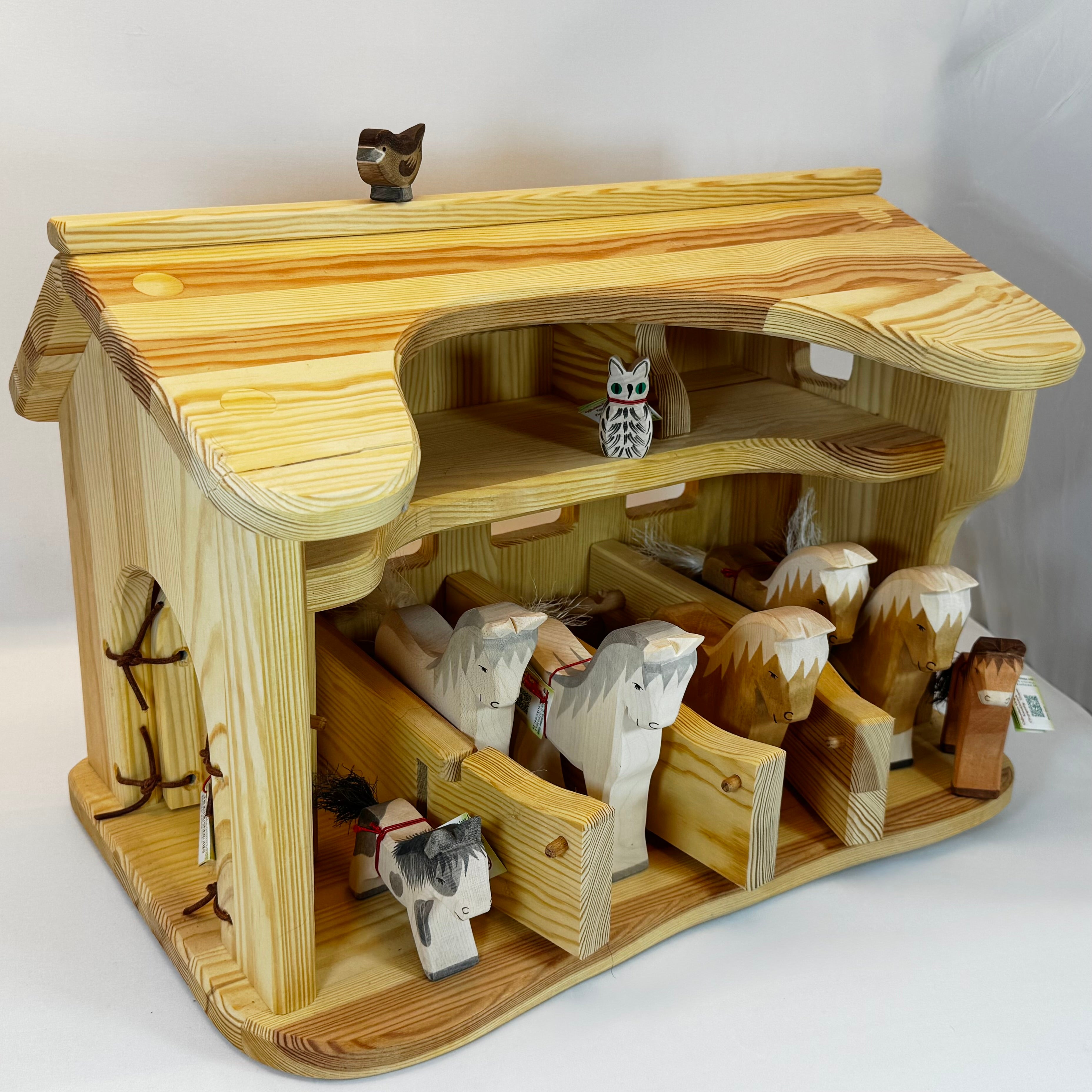 Ostheimer Pferdestall – Hochwertiges Holzspielzeug für Kinder-Ostheimer-Zwergenladen